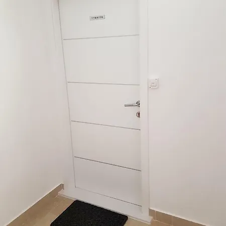 Blue Star Apartment *